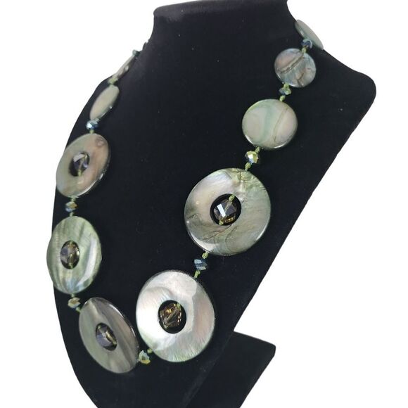 ABALONE Shell Necklace in Iredescent Earthy Green Tones - Picture 2 of 5